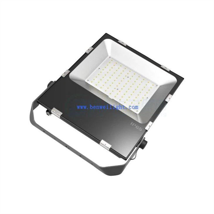 La luz de inundación LED para exteriores más brillante