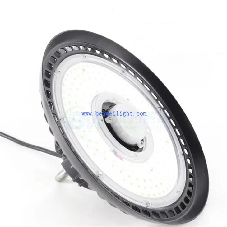 Luces de tienda en Harbor Freight