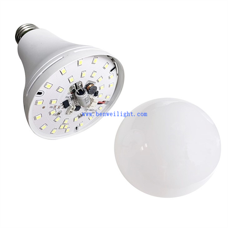 Bombilla de luz de carga LED