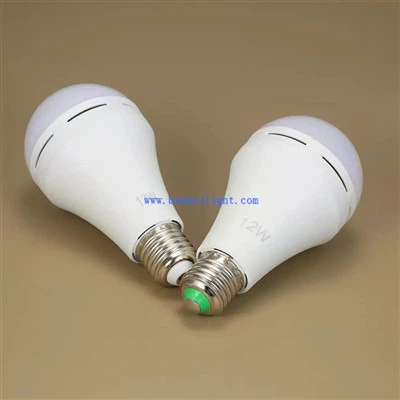 Paquete de 4 BOMBILLAS LED con batería de 9 W