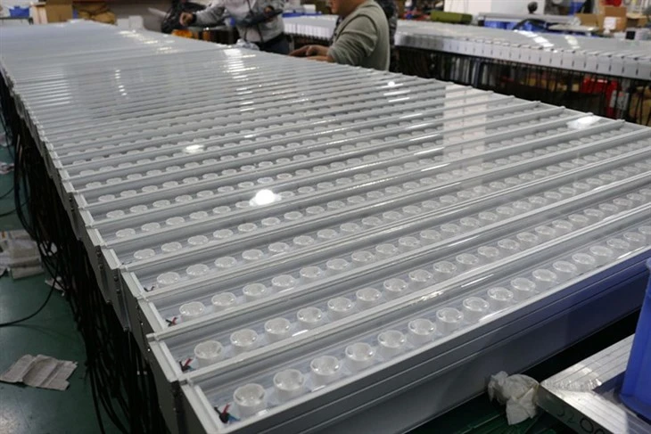 Luz de bañador de pared LED IP67 de aluminio grueso de 220 V