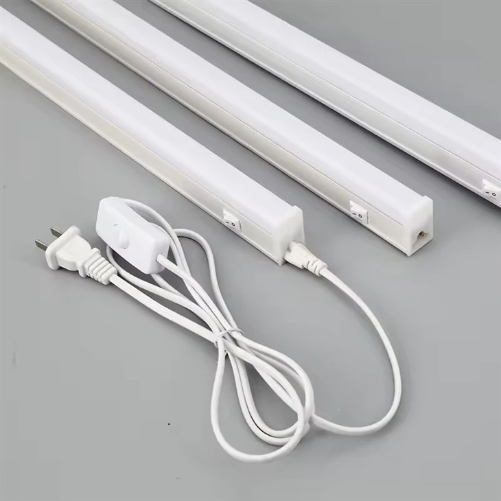Tubo de plástico completo con interruptor