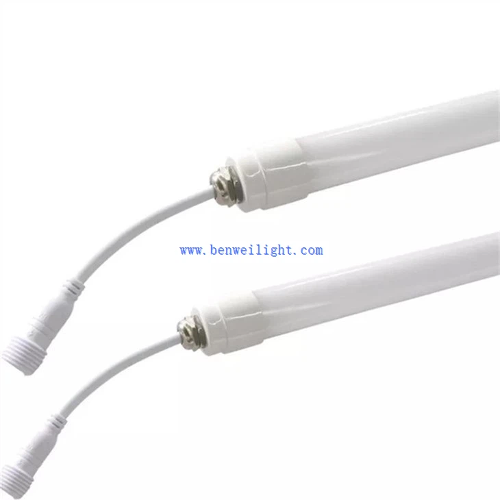 Poultry House Light (1)