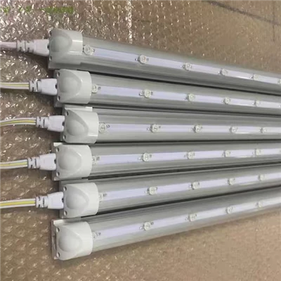 Lámpara de mesa LED de media luna de 22 pulgadas