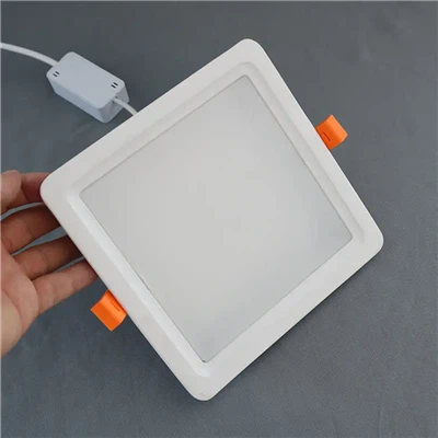 Panel de luz LED cuadrado ultradelgado en opciones de 7 W a 30 W|Instalación empotrada o de montaje en superficie